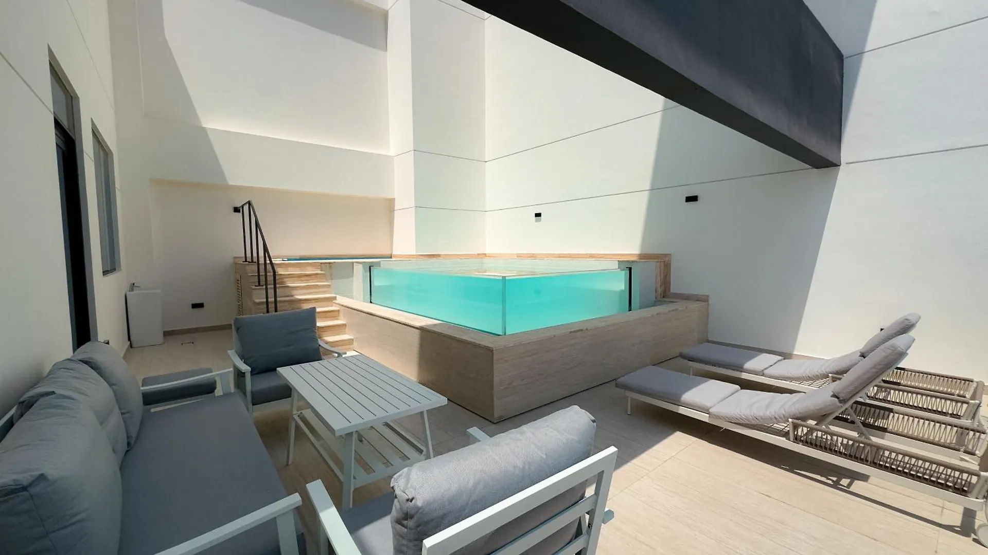 Binghatti Corner - 2Bhk Luxury Apartment Dubai United Arab Emirates