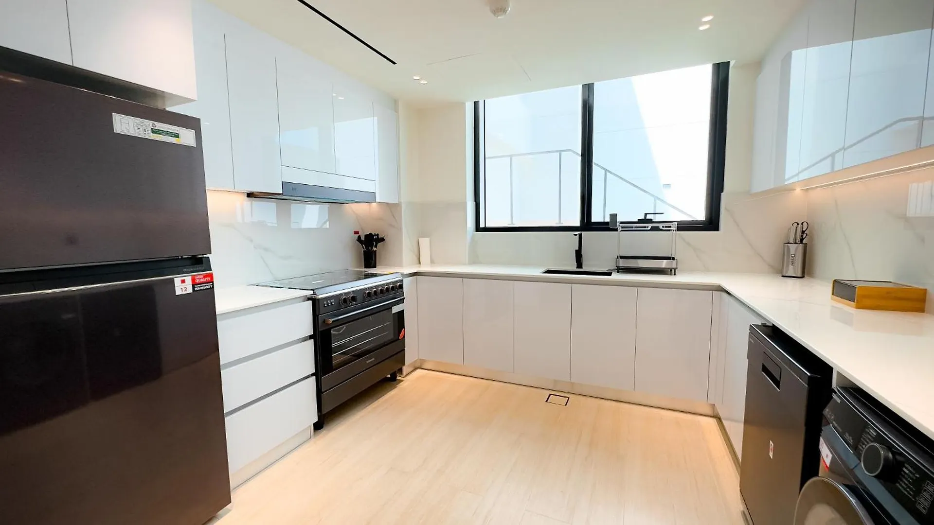 Binghatti Corner - 2Bhk Luxury Apartment Dubai