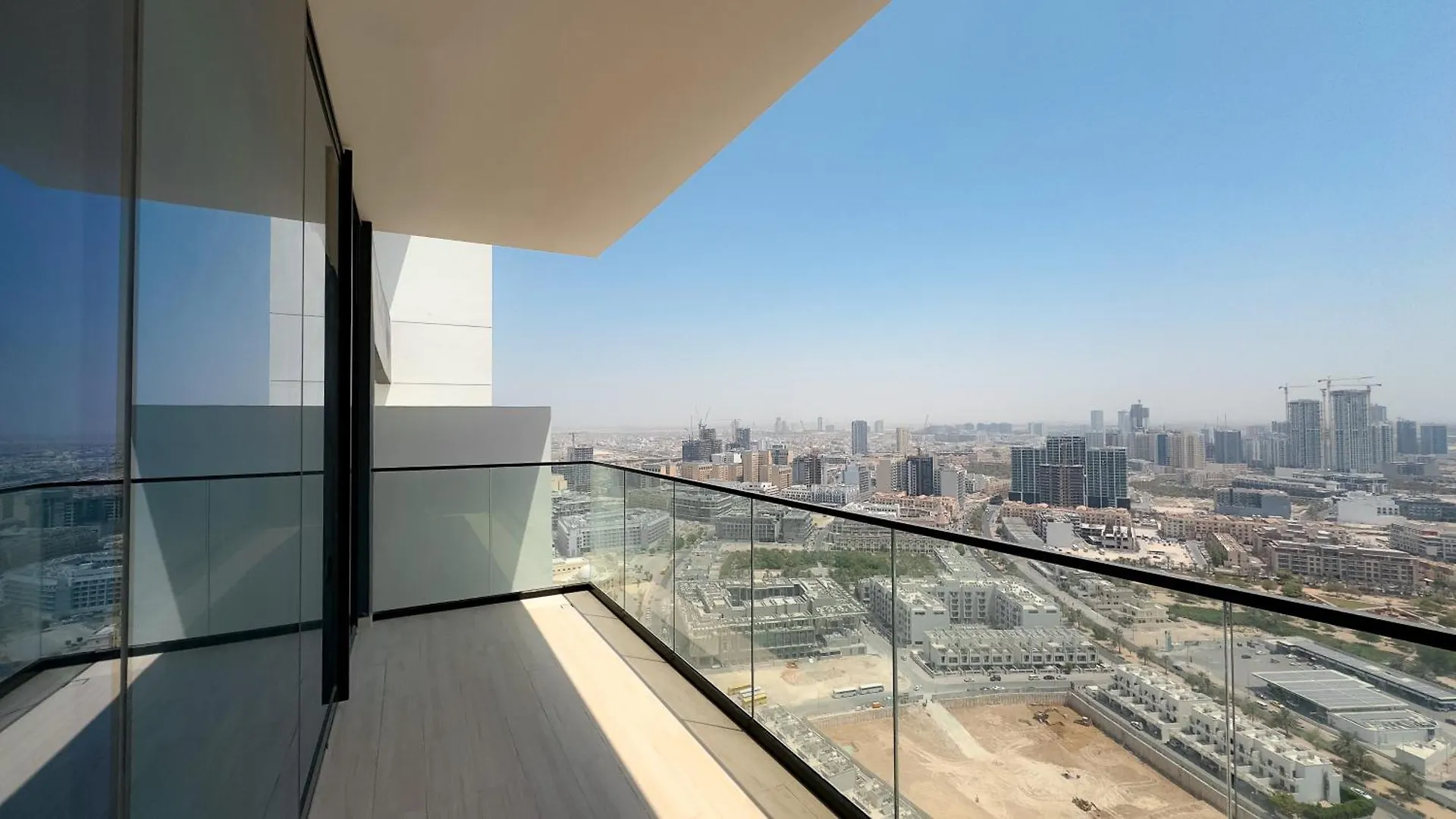 Binghatti Corner - 2Bhk Luxury Apartment Dubai