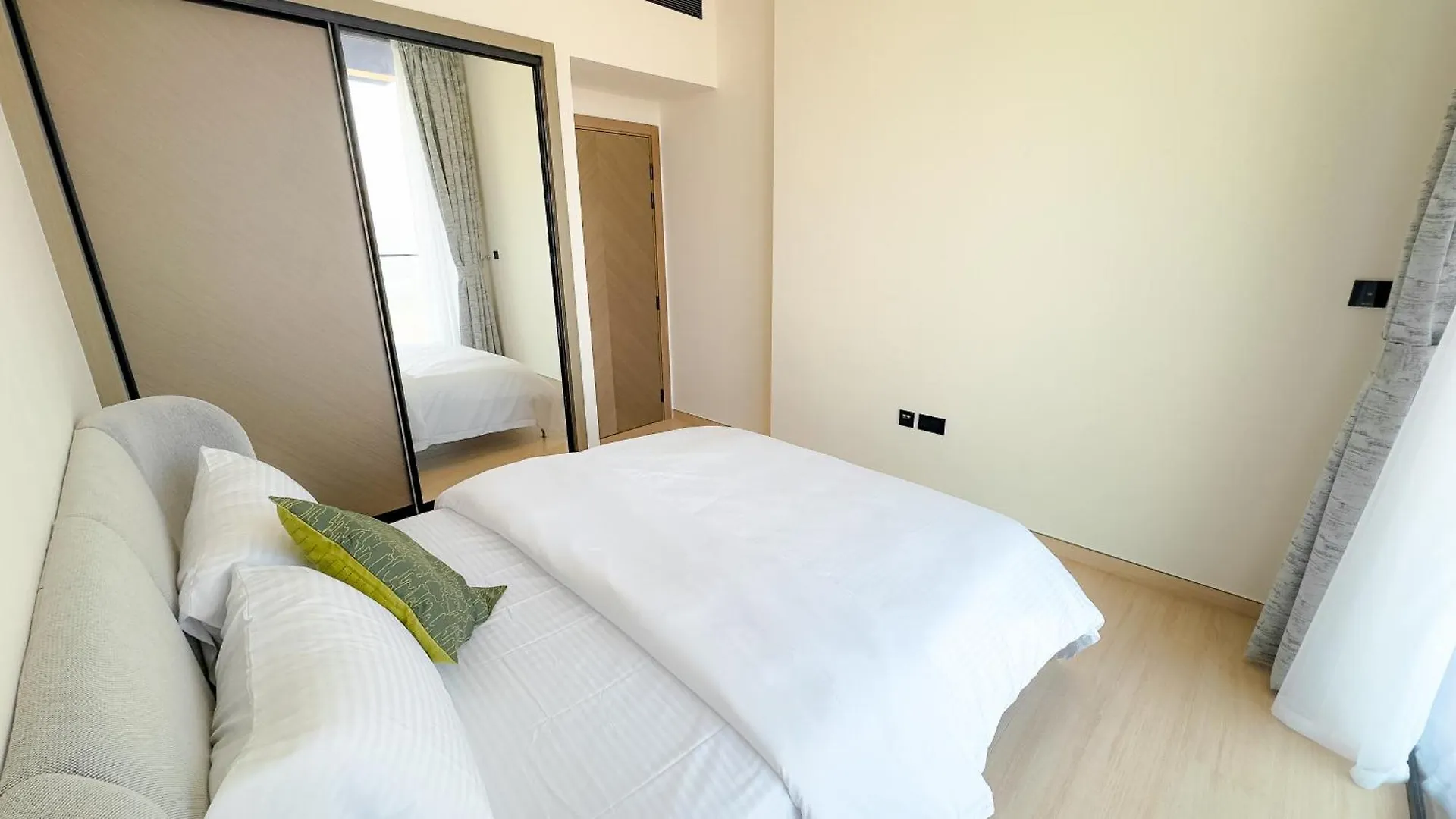 Binghatti Corner - 2Bhk Luxury Apartment Dubai