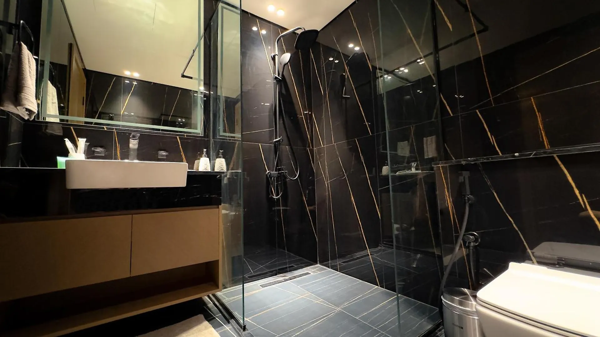 Binghatti Corner - 2Bhk Luxury Apartment Dubai 0*,  United Arab Emirates