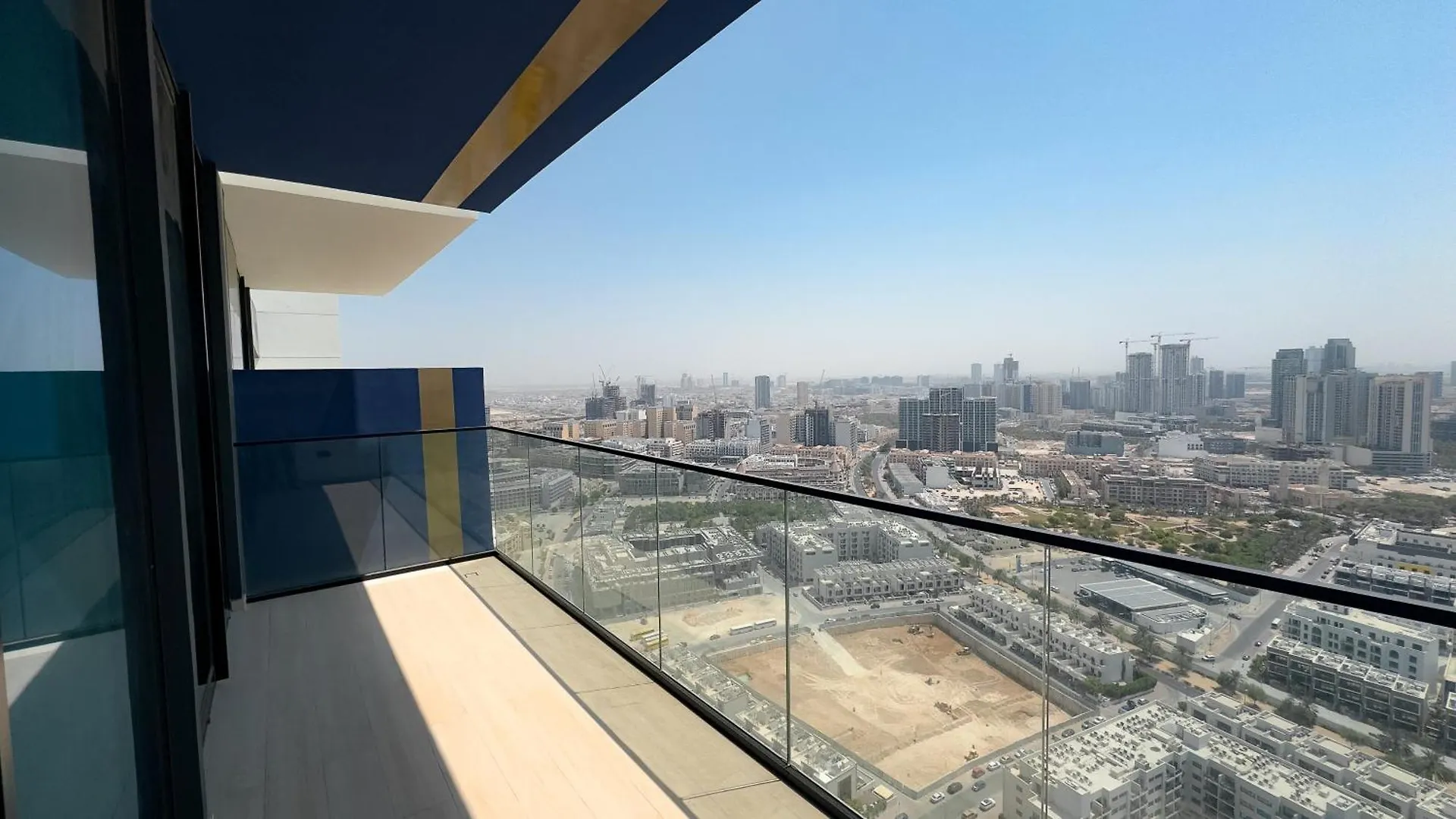 Binghatti Corner - 2Bhk Luxury Apartment Dubai United Arab Emirates